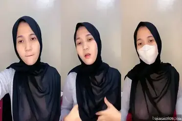 Pembawa Acara Pamerkan Dua Gunung Super Jumbo